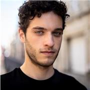 J'enseigne le Français oral avec des cours sur la conversation, l'art oratoire avec un suivie personnalisé pour chaque élève